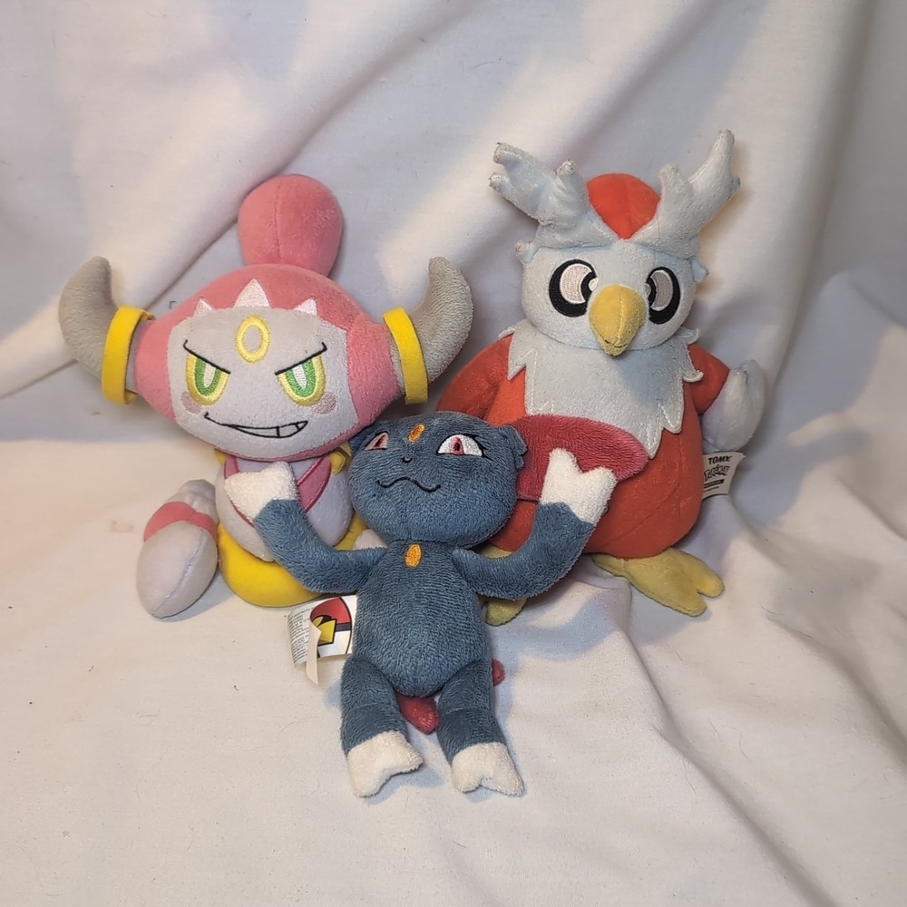 Pokemon Center Sneasel 5" & 2x 2017 Tomy Plush Pokemon 5"-8"